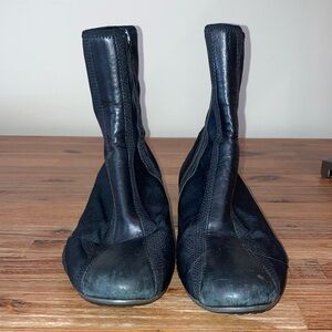 Women’s black boots. Coke Haan.